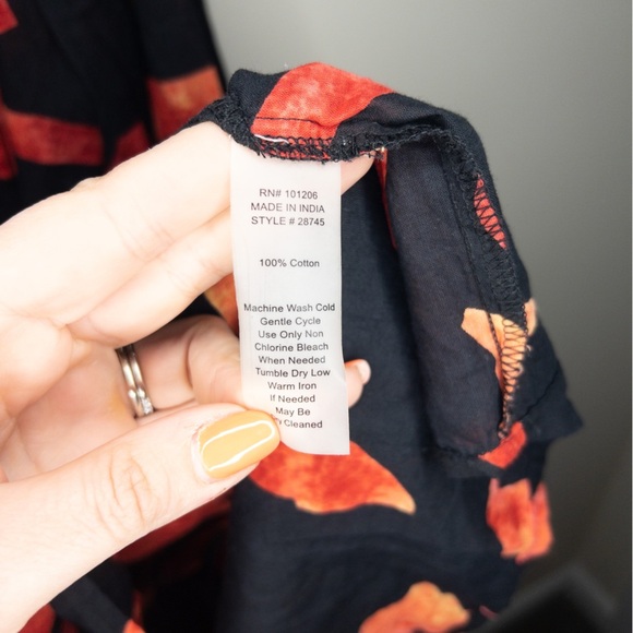 Soft Surroundings Hibiscus Floral Embroidered Tunic - Picture 7 of 9